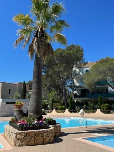 Saint-Raphael, Boulouris, F2 Dans Belle Residence 3 Piscines, Proche Bord De Mer Exterior foto