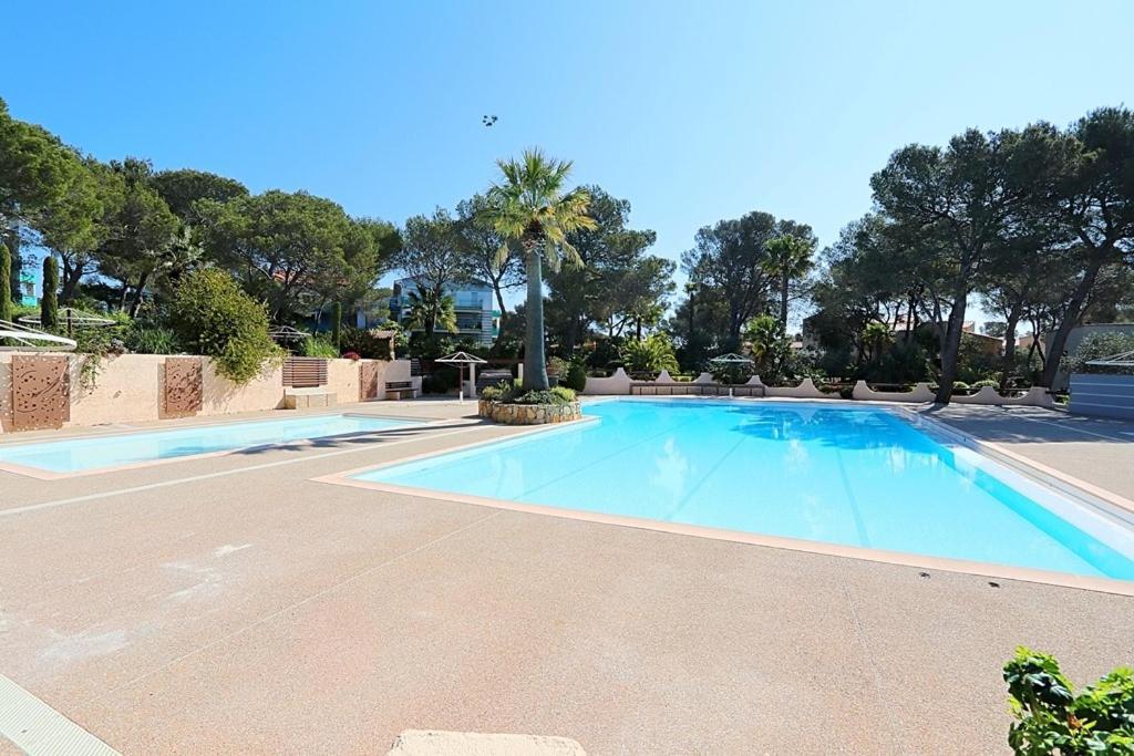 Saint-Raphael, Boulouris, F2 Dans Belle Residence 3 Piscines, Proche Bord De Mer Exterior foto